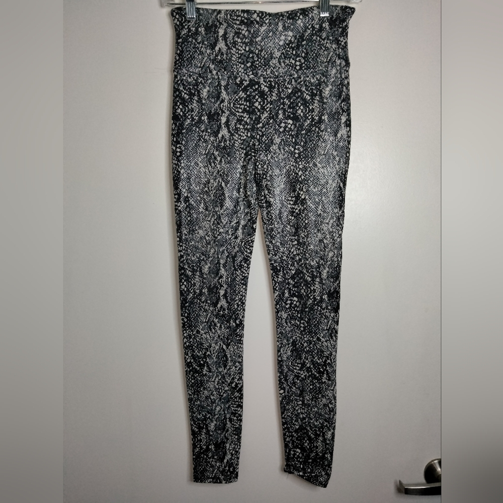 Spanx (Size M) Multicolored Snake Patterned & Tex… - image 3
